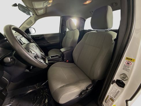 Used 2017 Toyota Tacoma SR image 21