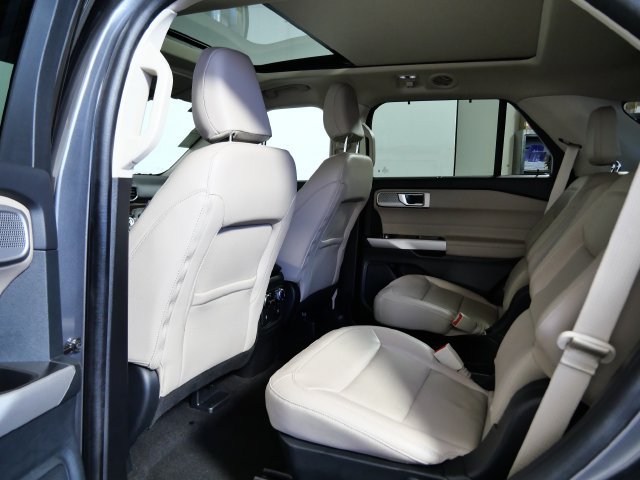 Used 2024 Ford Explorer Limited w/ Equipment Group 301A AWD/4WD image 12