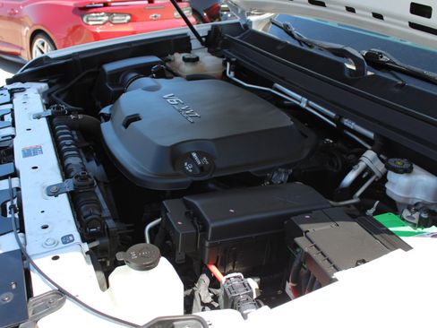 Used 2022 Chevrolet Colorado ZR2 image 36