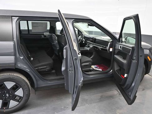 New 2026 Hyundai Santa Fe SE image 13