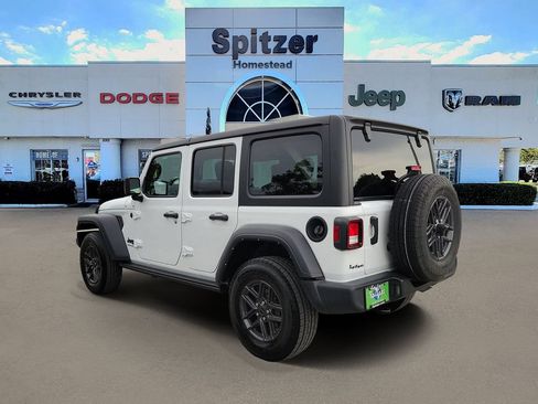 Used 2024 Jeep Wrangler Unlimited Sport AWD/4WD image 3