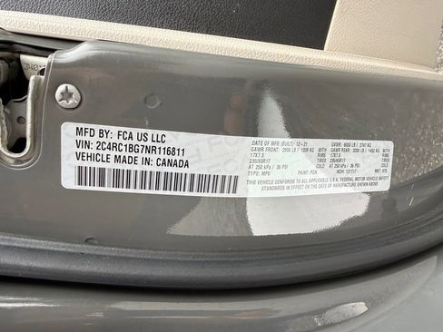 Used 2022 Chrysler Pacifica Touring-L image 34