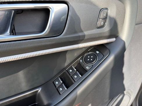 Used 2025 Ford Explorer ST-Line image 24