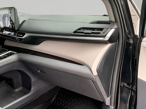 Certified 2022 Toyota Sienna XLE image 26