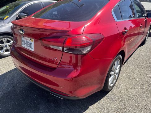 Used 2017 Kia Forte S w/ S Technology Package FWD image 7