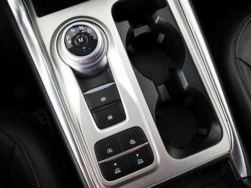 Used 2020 Ford Explorer XLT w/ Equipment Group 202A image 39