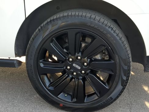 Used 2023 Lincoln Navigator L Black Label image 9