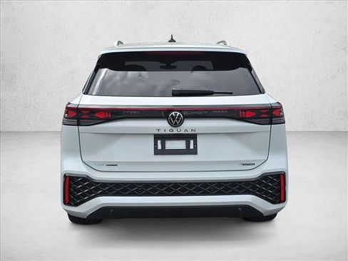 New 2026 Volkswagen Tiguan SEL R-Line AWD/4WD image 4