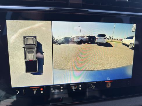 Used 2025 GMC Sierra 1500 AT4 w/ AT4 Premium Package AWD/4WD image 30