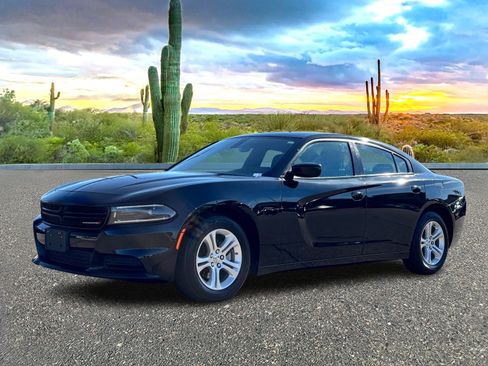 Used 2023 Dodge Charger SXT image 2