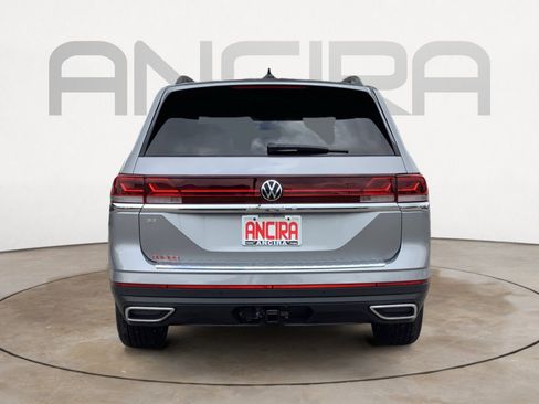 New 2025 Volkswagen Atlas SE FWD image 7