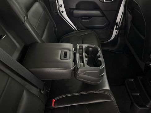 Used 2021 Jeep Wrangler Unlimited Sahara w/ Uconnect 4C Nav & Sound Group image 22