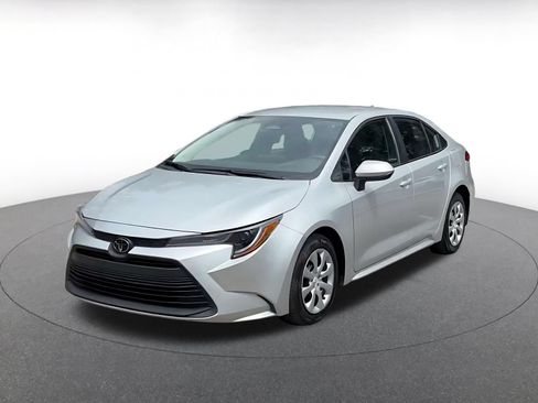 Used 2025 Toyota Corolla LE FWD image 7