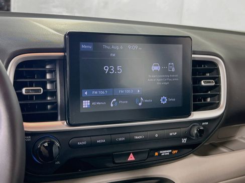 Used 2023 Hyundai Venue SEL FWD image 14