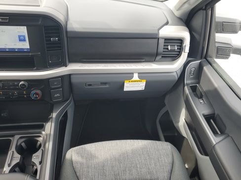 New 2026 Ford F250 XLT w/ FX4 Off-Road Package image 14