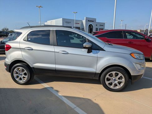 Used 2019 Ford EcoSport SE image 2