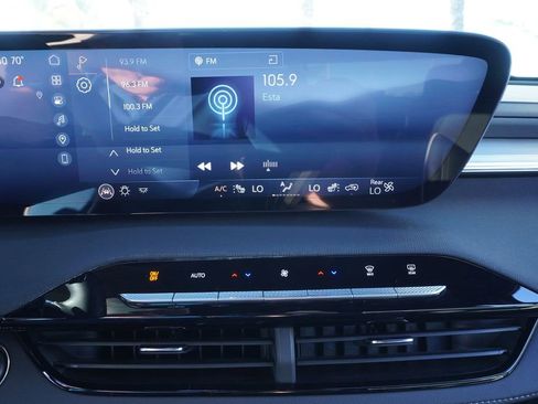 Used 2025 Buick Enclave Preferred image 20