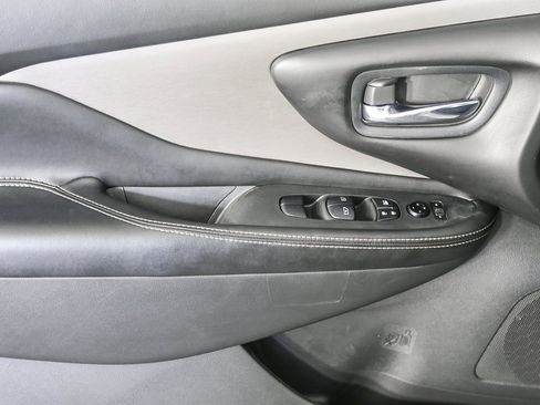 Used 2023 Nissan Murano SV image 19