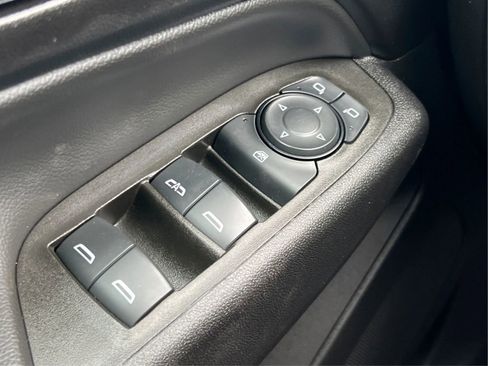 Used 2024 Chevrolet Equinox LT image 44