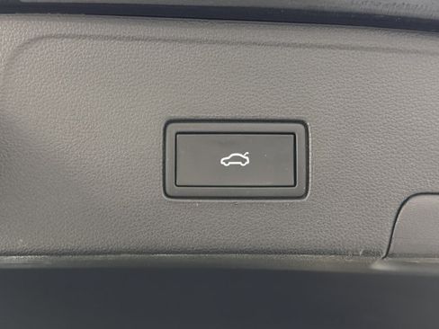 Certified 2024 Volkswagen Atlas Cross Sport SE AWD/4WD image 13