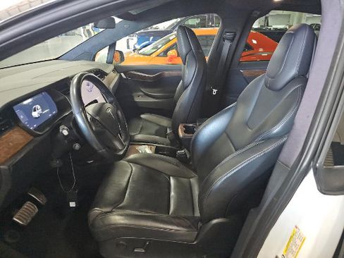 Used 2018 Tesla Model X 75D AWD/4WD image 4