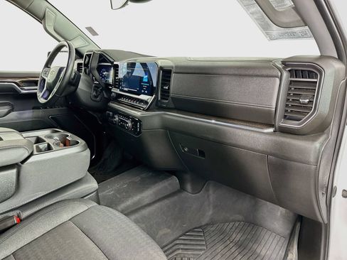 Used 2024 Chevrolet Silverado 1500 LT AWD/4WD image 30