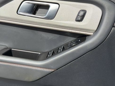 Certified 2025 Ford Explorer Active w/ Active Comfort Package RWD image 22