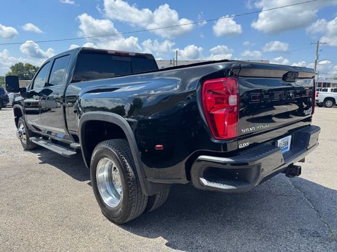 Used 2025 Chevrolet Silverado 3500 High Country w/ Technology Package AWD/4WD image 4