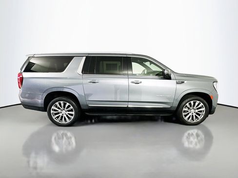 Used 2022 GMC Yukon XL Denali AWD/4WD image 8