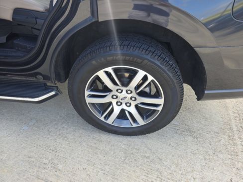 Used 2022 Ford Expedition XLT AWD/4WD image 12