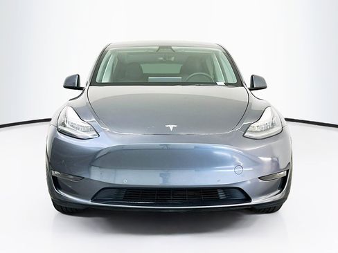 Used 2021 Tesla Model Y Long Range AWD/4WD image 2