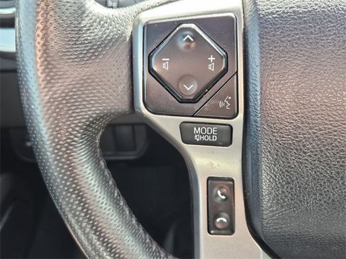 Used 2020 Toyota Tacoma 2WD Double Cab image 24