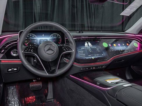 Used 2025 Mercedes-Benz E 350 4MATIC Sedan image 20