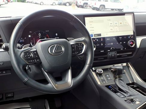 Used 2024 Lexus GX 550 w/ Accessory Package (2T) AWD/4WD image 12
