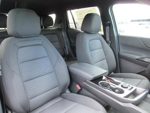 New 2026 Chevrolet Equinox LT image 8