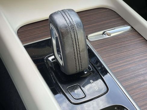 Used 2021 Volvo XC60 T8 Inscription Expression w/ Climate Package image 20