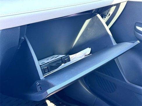 Certified 2025 Volkswagen Taos SE image 25