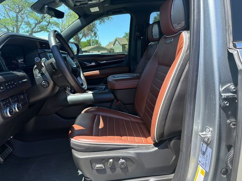 Used 2024 GMC Yukon XL Denali Ultimate AWD/4WD image 15