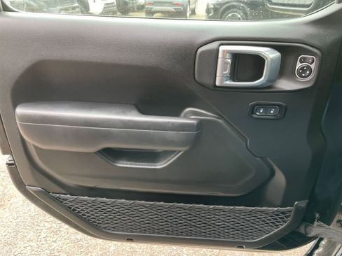 Used 2025 Jeep Wrangler Sport S image 18