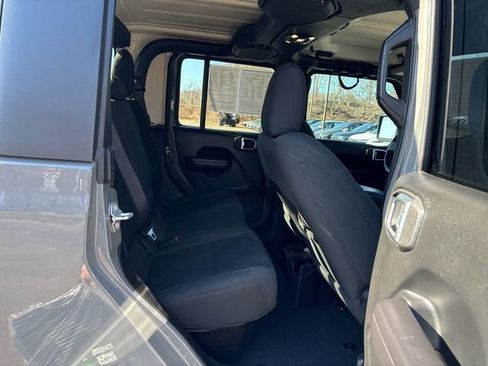 Used 2021 Jeep Gladiator Sport image 23