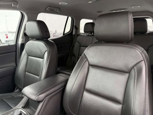 Used 2023 GMC Acadia SLT image 13