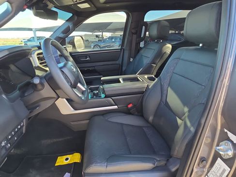 Used 2025 Toyota Tundra Limited image 17