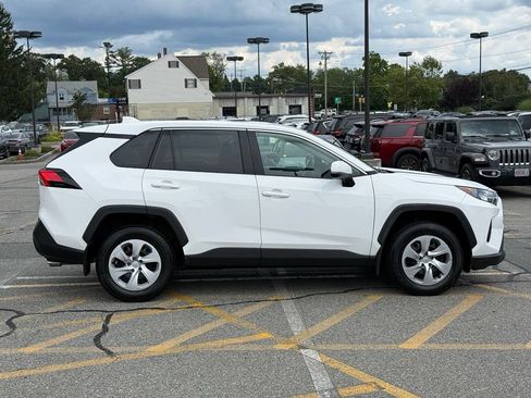 Used 2022 Toyota RAV4 LE AWD/4WD image 7