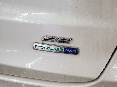 Used 2020 Ford Fusion SE image 28