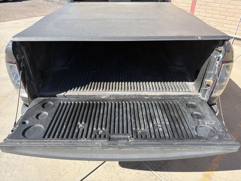 Used 2018 RAM 1500 Classic SLT RWD image 5