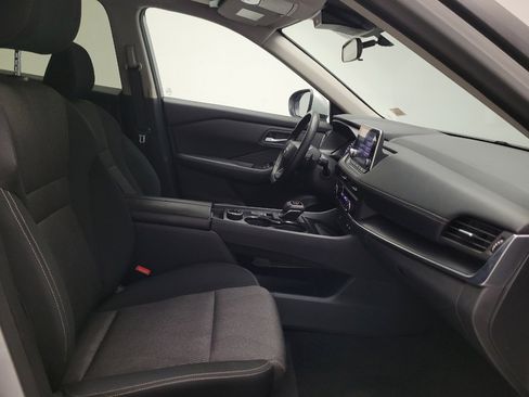 Used 2025 Nissan Rogue SV AWD/4WD image 21