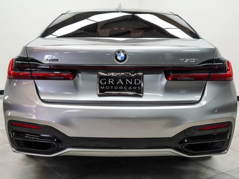 Used 2022 BMW 750i xDrive w/ Luxury Rear Seating Package AWD/4WD image 9