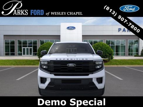 New 2026 Ford Expedition Platinum w/ Stealth Appearance Package AWD/4WD image 6