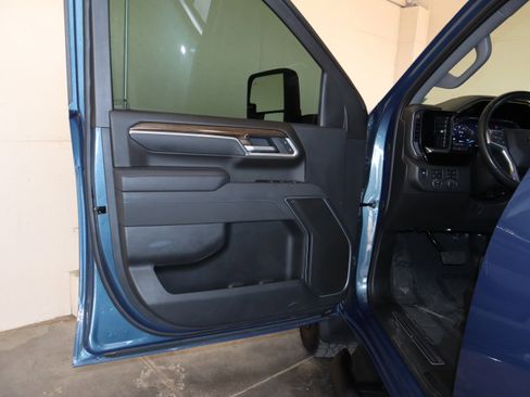 Used 2025 Chevrolet Silverado 2500 LT w/ Trail Boss Package AWD/4WD image 32