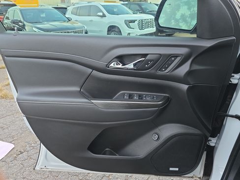 Used 2022 GMC Acadia SLT w/ Elevation Edition FWD image 27